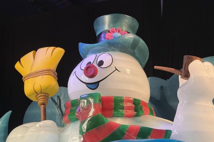 Ice sculpture of frosty the snowman